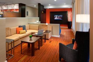 Lobby inside Courtyard by Marriott Fort Lauderdale Plantation